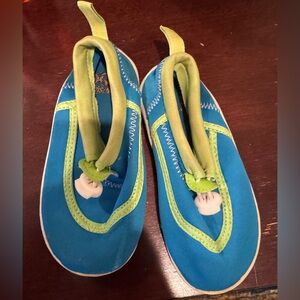 Toddler Aqua Shoes Water Shoes Size 9/10 Blue Green